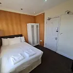 Lovely Bedroom R8